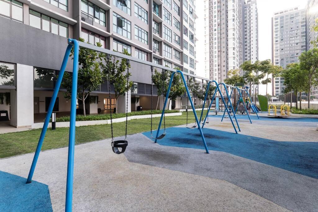 Conezion 3br6pax Ioi Mall Apartment *