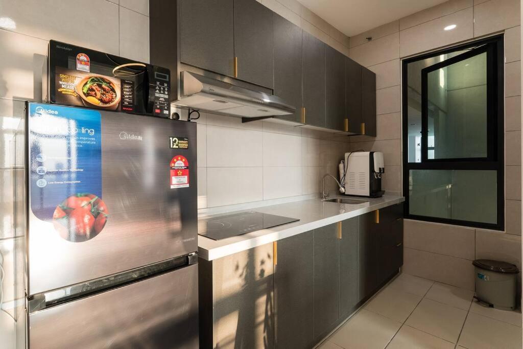 Conezion 3br6pax Ioi Mall Apartment Putrajaya